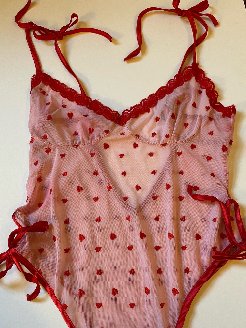 IC COLLECTION Pink Mesh Chemise with Red Heart Accents & cute bow straps